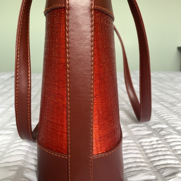 HandBag - Picture 2 of 5